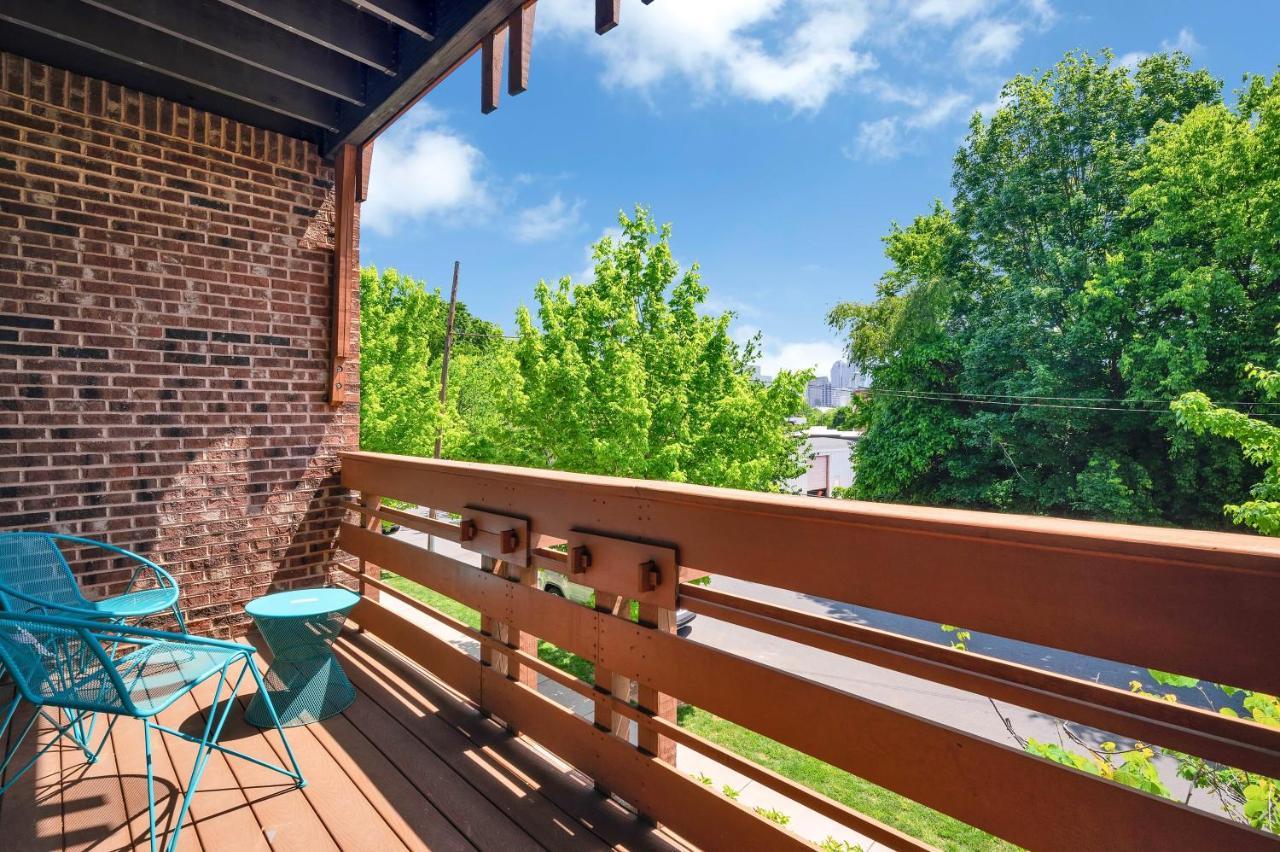 Perfectly Located Studio With Sunny Balcony Charlotte Exterior foto